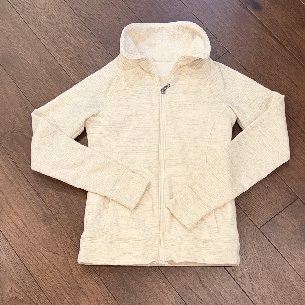 Under Armour Women’s Zip Up Jacket XS(?) - C18-003
